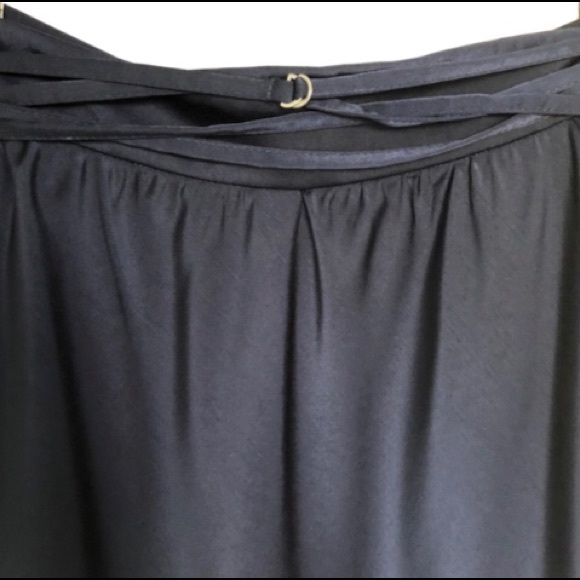 Zara Skirt w/Belt - Picture 4 of 7